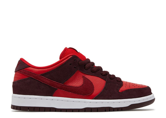 NIKE SB DUNK LOW CHERRY